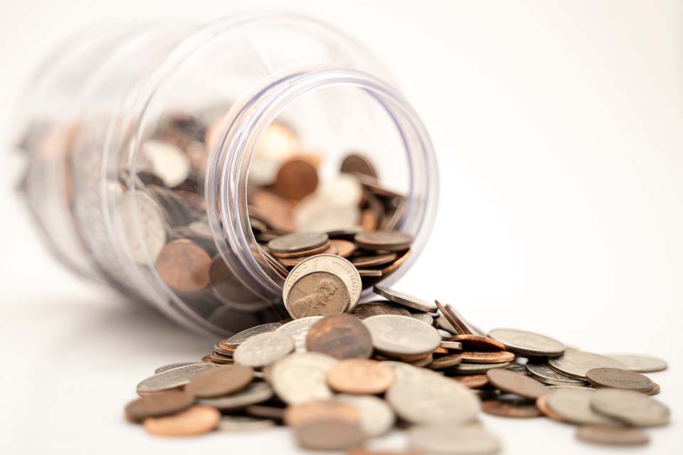 現代人常常有小額借款的需求,有些人在情急之下,病急亂投醫,胡亂選擇民間貸款公司的後果是,從最初的小額借款,最終卻變成了無力償還的無底洞,其實,合法的雲林當舖是很安全且便利的小額借款管道,不僅流程簡單,手續簡便,放貸又快速,當有小額借款需求時,雲林當舖可以是最值得信賴的好幫手。在借款之前希望大家可以更了解小額借款是什麼…