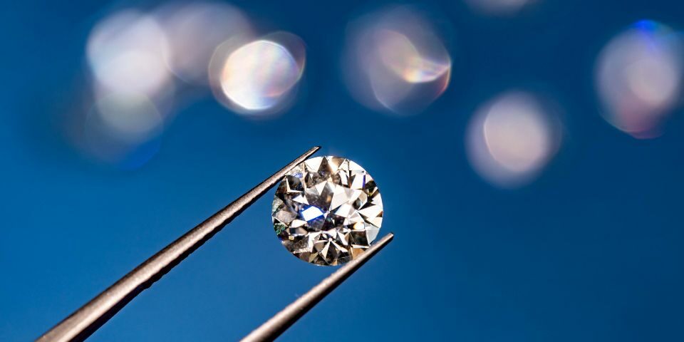 鑽石賣掉有錢嗎?鑽石回收價格10分、30分、50分行情是多少?